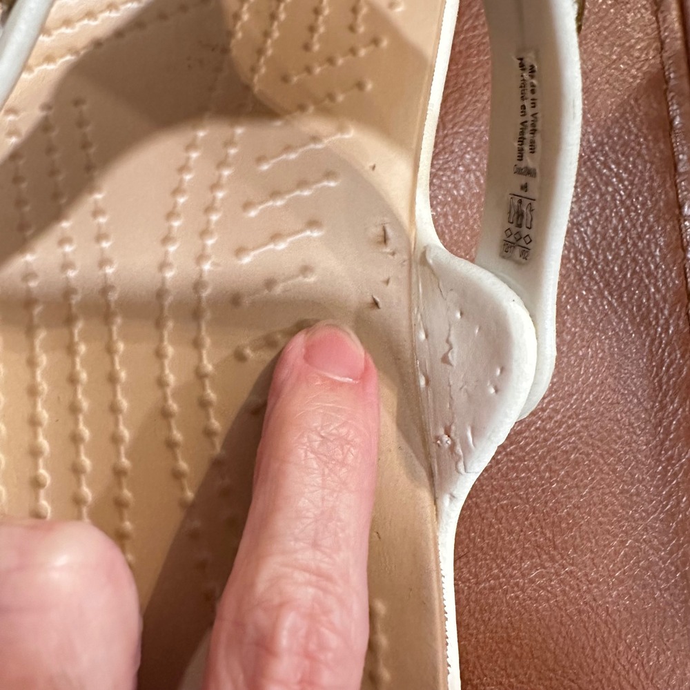 Crocs Sanrah Metal Block Flip Flops Women White Gold Wedge Sandals Boho Travel 8 - Picture 6 of 10